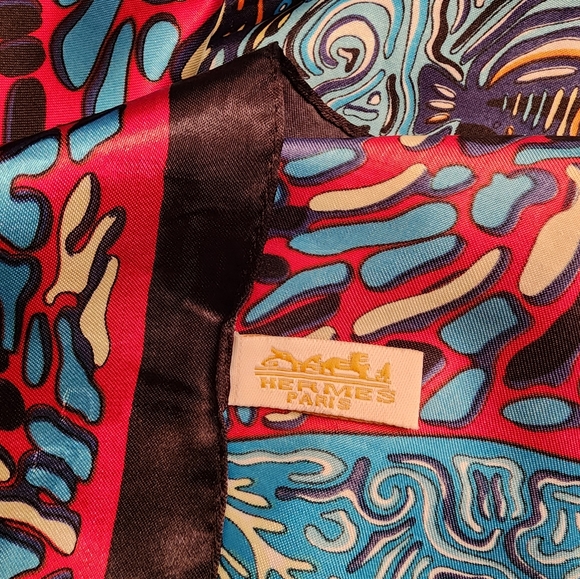 Hermes 100% silk scarf red/blue/black - Picture 8 of 9